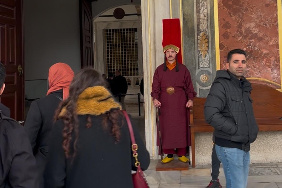 After 189 Years, Guards at the Topkapi Palace started to keep watch with the Ottoman-era Silahtar outfit